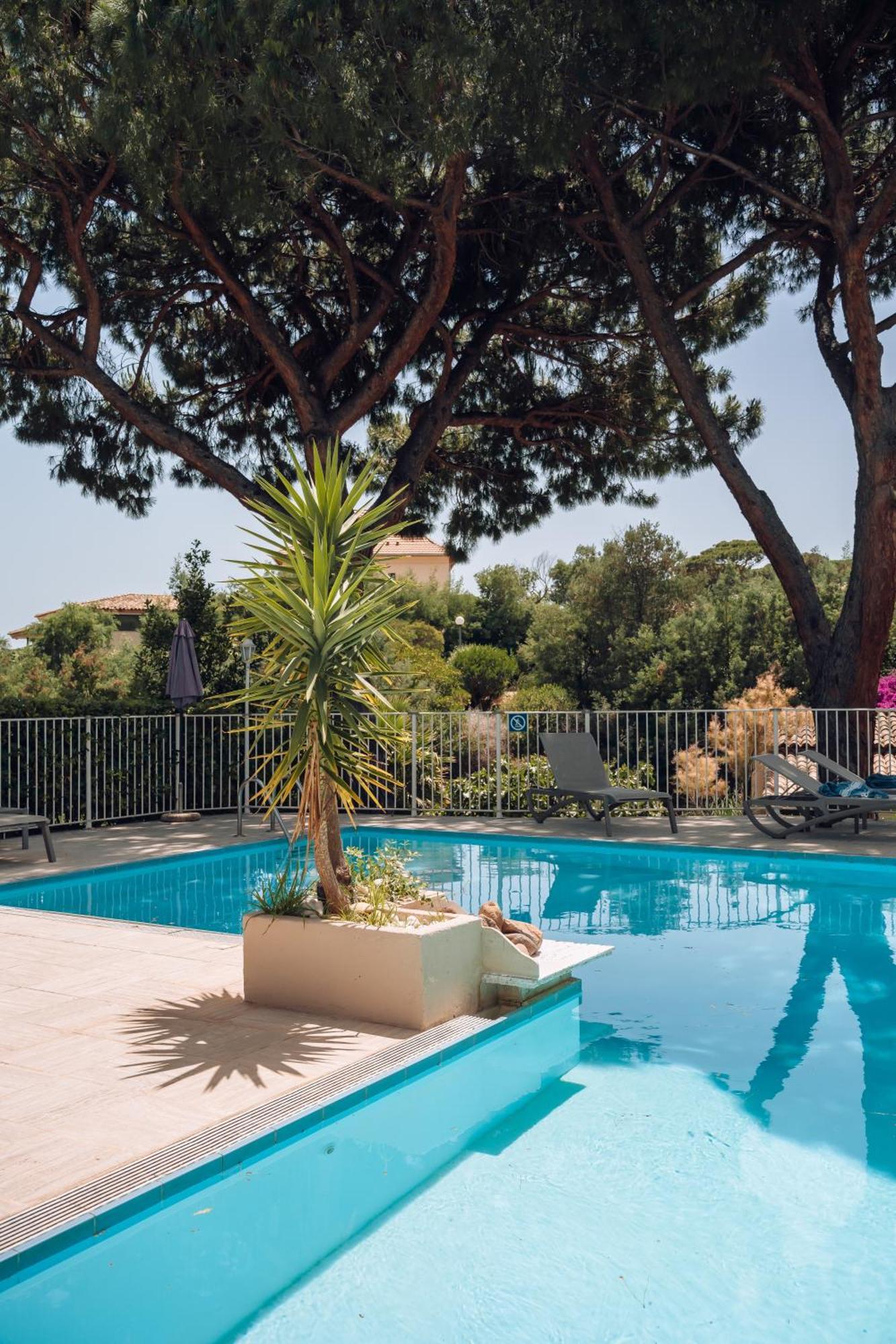 Domaine Du Calidianus Hotel Sainte-Maxime Bagian luar foto