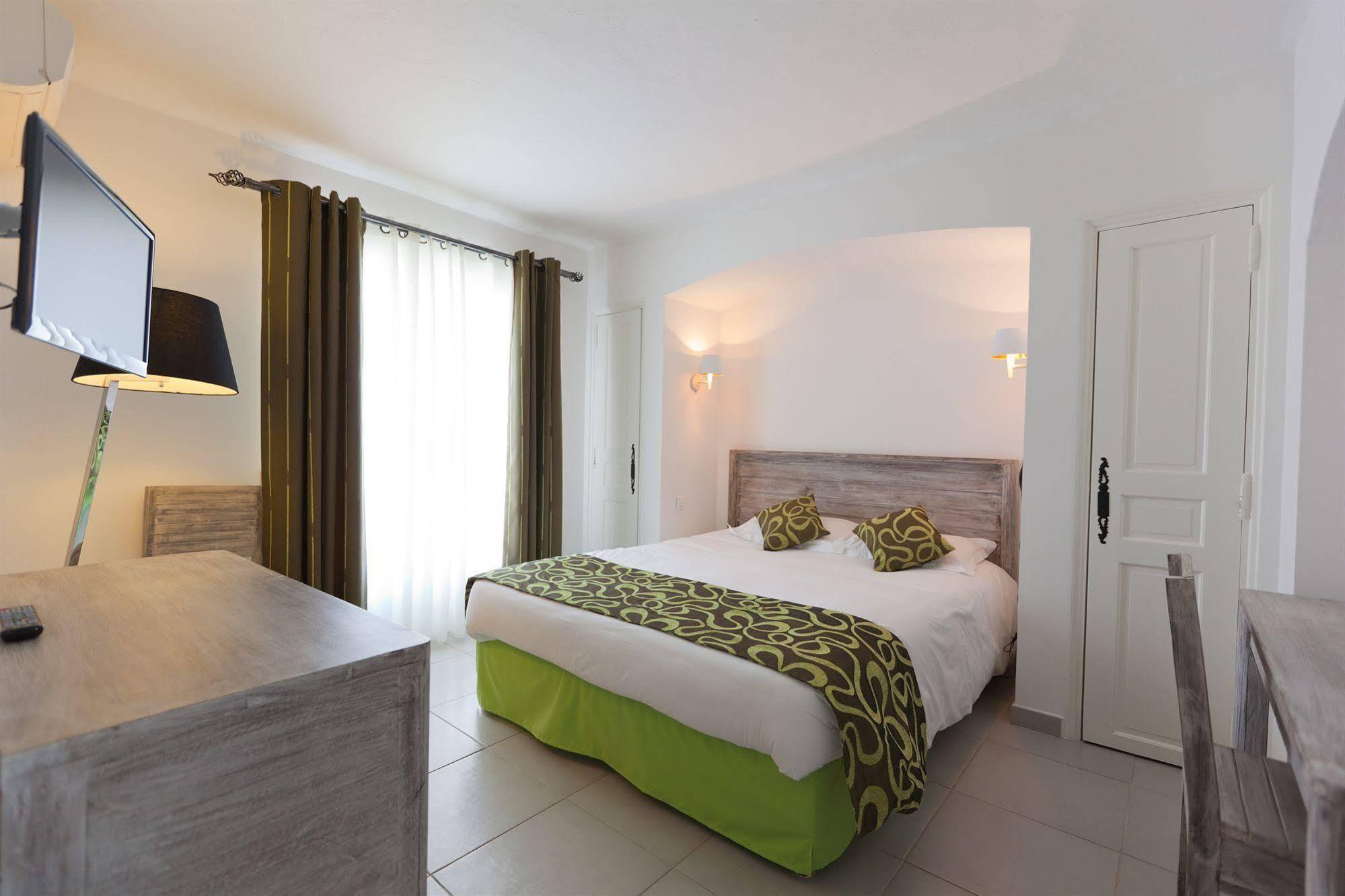 Domaine Du Calidianus Hotel Sainte-Maxime Bagian luar foto