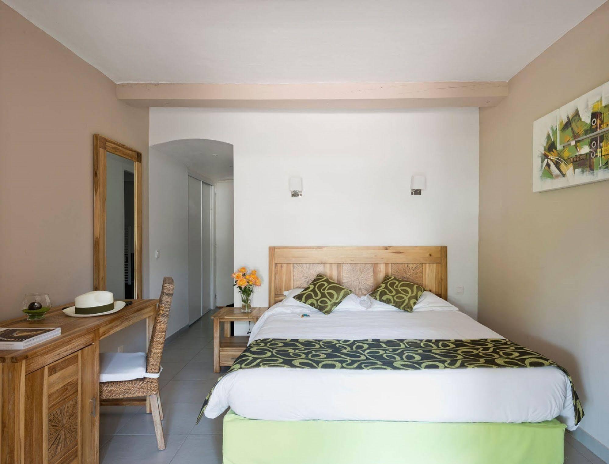 Domaine Du Calidianus Hotel Sainte-Maxime Bagian luar foto